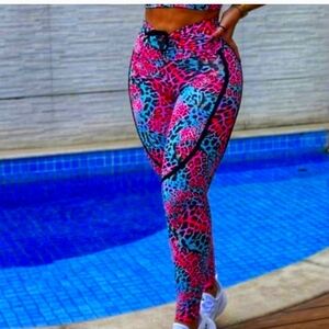 Vibrant Women's Leopard Print Leggings Set
